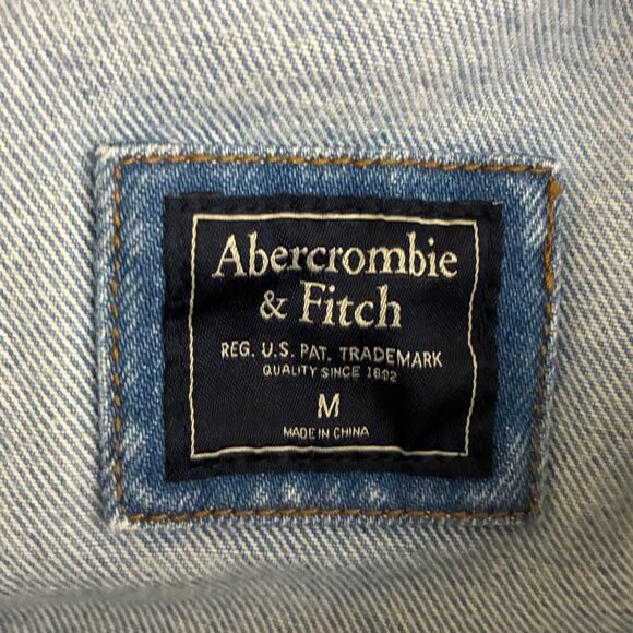 Abercrombie & Fitch Rigid Stone Wash Denim Jacket Womens M Light Wash Distressed - Picture 8 of 9